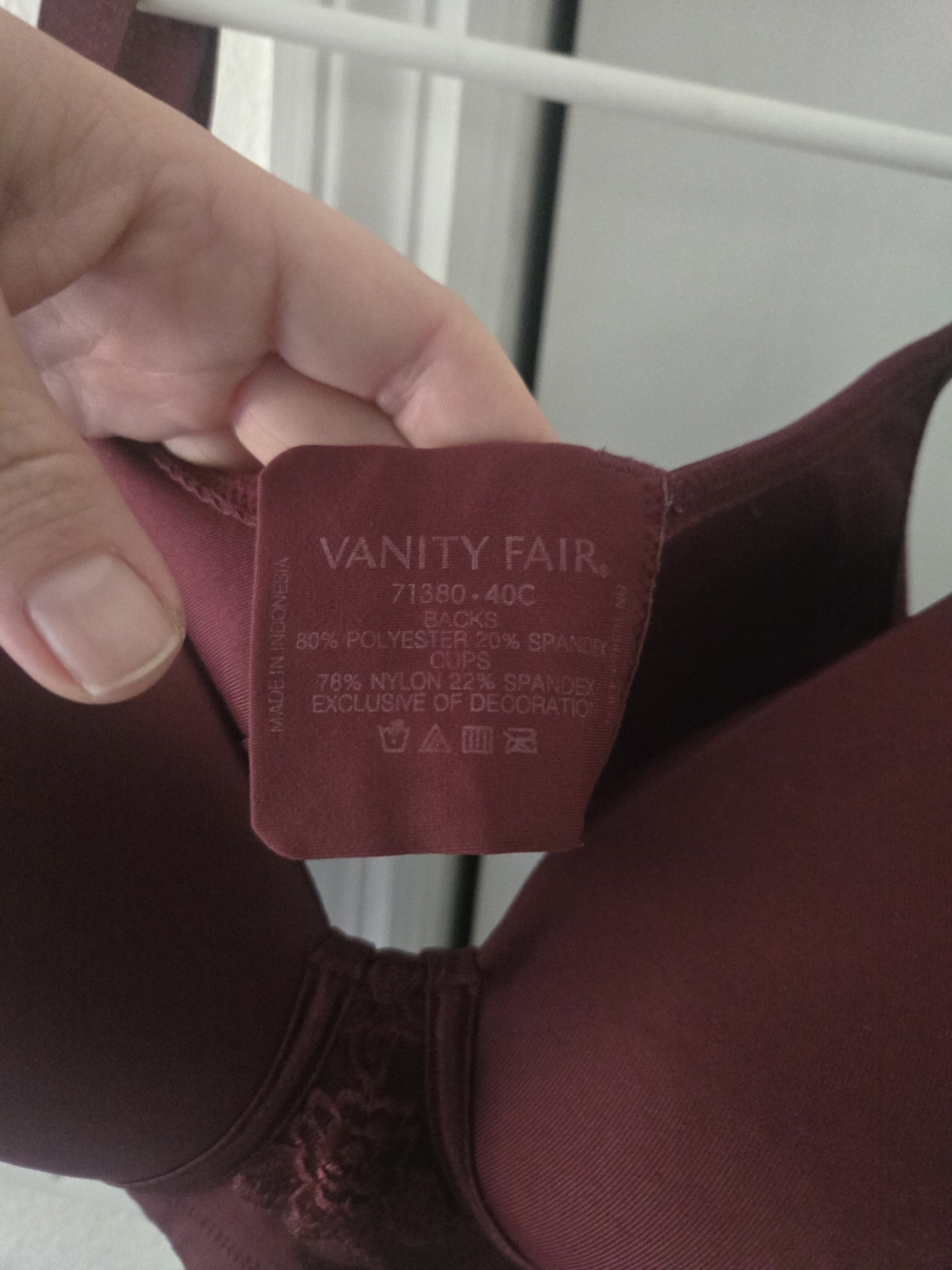 Vanity Fair Seamless T-Shirt Bras in Burgundy and Beige - Picture 4 of 8